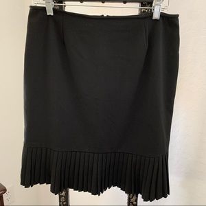Briggs Pencil Skirt Pleated Hem 10